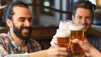 Beber em excesso aumenta o risco de infarto