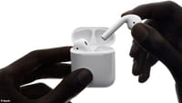 AirPods podem ganhar comando de voz