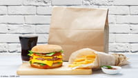 Fast food tem o efeito de bactéria no corpo