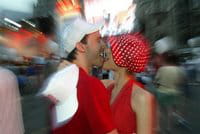 Casal participa de \'beijaço\' em Budapeste, Hungria Casal participa de \'beijaço\' em Budapeste, Hungria