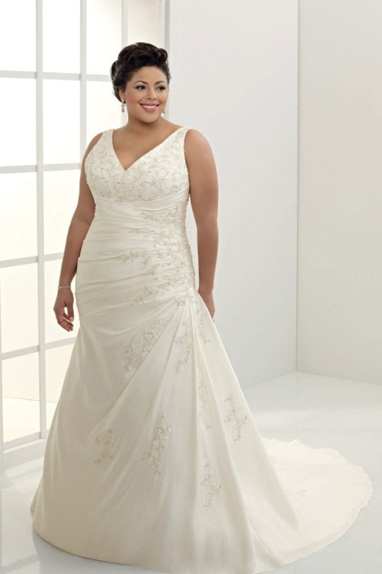 шоу свадебный размер с анитой цой. свадебный размер фото. свадебные платья плюс сайз 56-58 размер. свадебные платья 52 размера. платье невесты 40+.