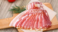 Uma fatia de bacon por dia já eleva risco de câncer
